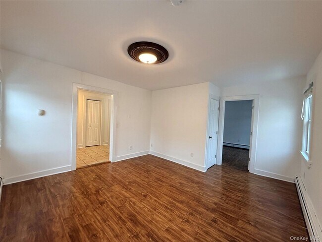 Building Photo - 35 East Ave