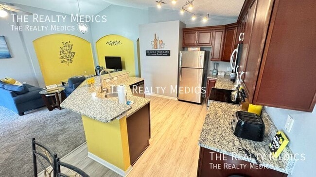 Building Photo - 4802 Cumbrian Lakes Dr