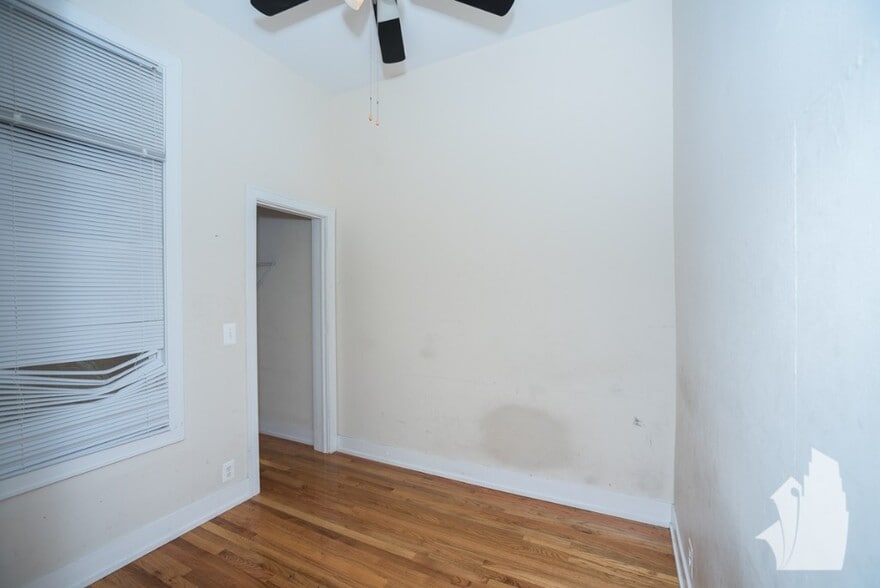 Building Photo - 3352 N Sheffield Ave