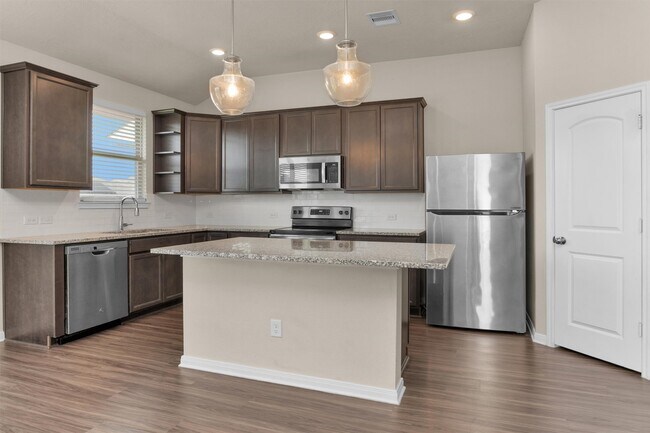 Building Photo - 122 Scenic Hills Ct