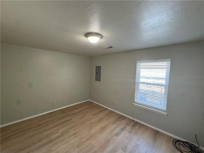 Building Photo - 20 McGee