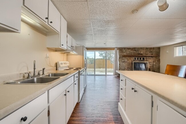 Building Photo - 14783 S Wandcrest Dr