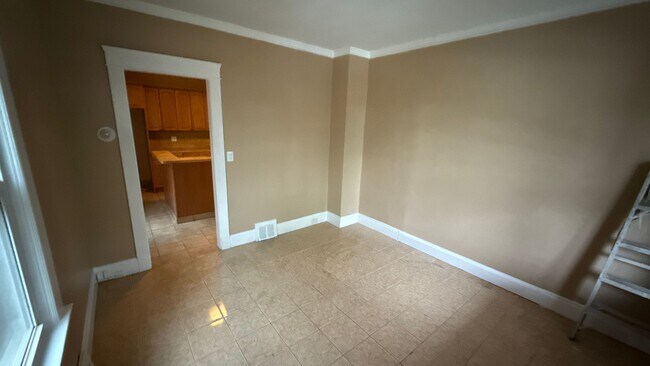 Building Photo - Renovated home