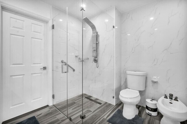 Building Photo - 909 NW 135th Ct