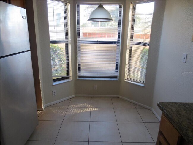Building Photo - 7865 Sugar Bend Dr