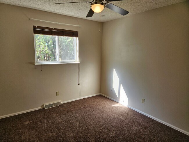 Building Photo - Charming 3-bedroom, 2-bathroom home