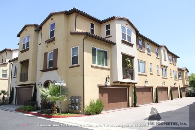Building Photo - Beautiful Upgraded 3 Bd 3.5 Bth w/Large Bo...