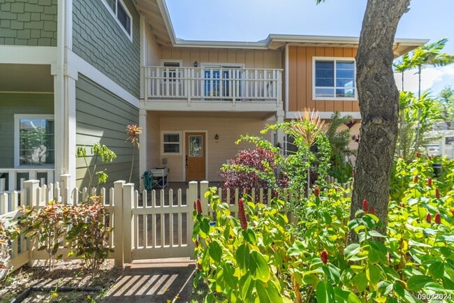 Building Photo - $3,100 / 2br - 2BED 2 BATH TOWNHOUSE IN ME...