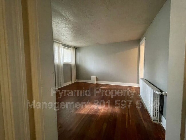 Building Photo - 194 N 100 E