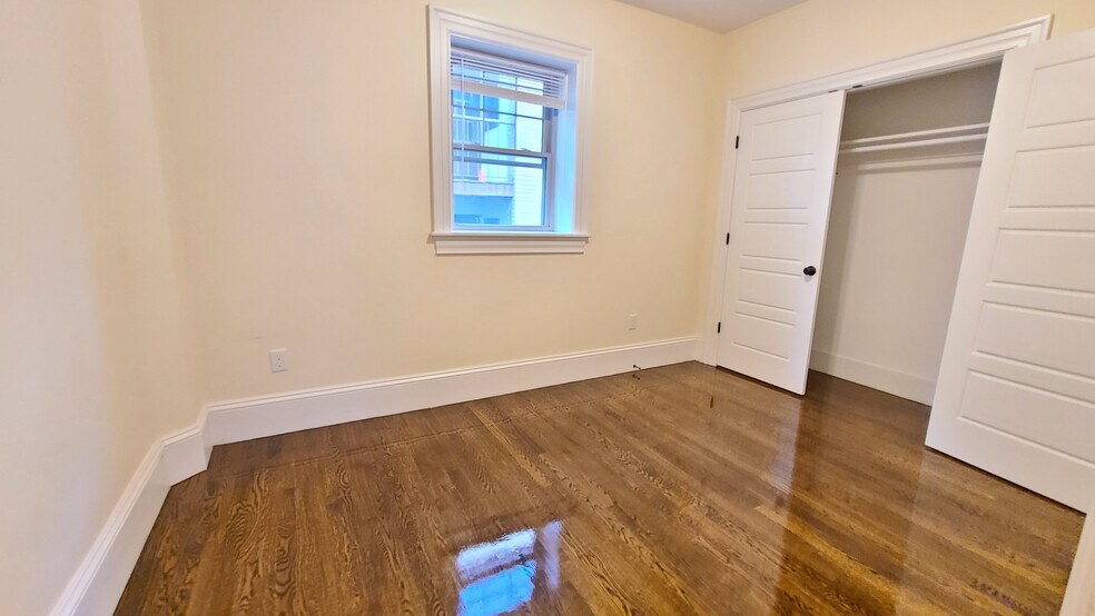 Building Photo - 29 Commonwealth Ter