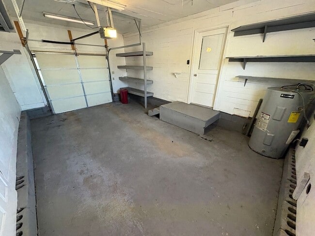 Building Photo - 397 Franklin Rd