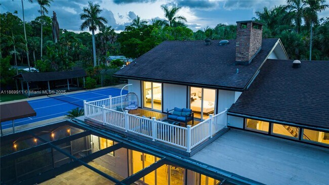 Building Photo - 2120 SW 28th Way