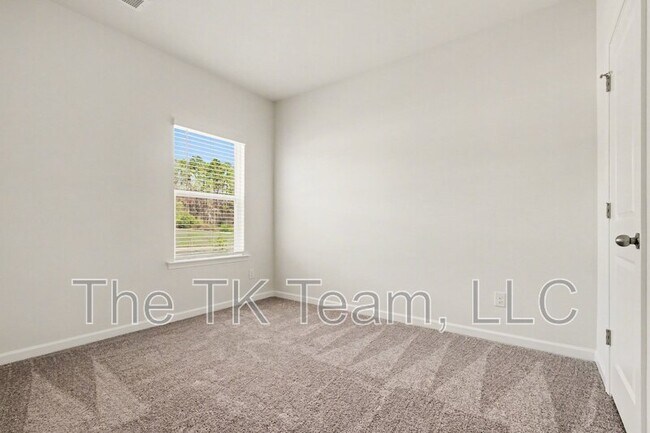 Building Photo - 1715 Troon Dr