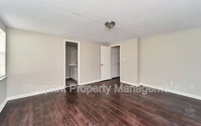 Building Photo - 521 20th St S