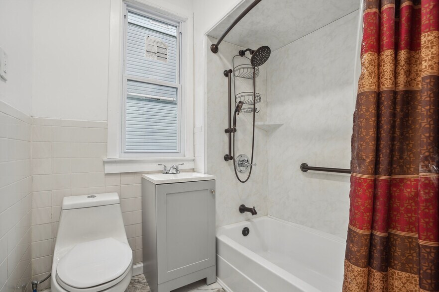 Building Photo - 127 Randolph Ave