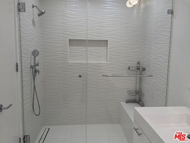 Building Photo - 2276 S Beverly Glen Blvd