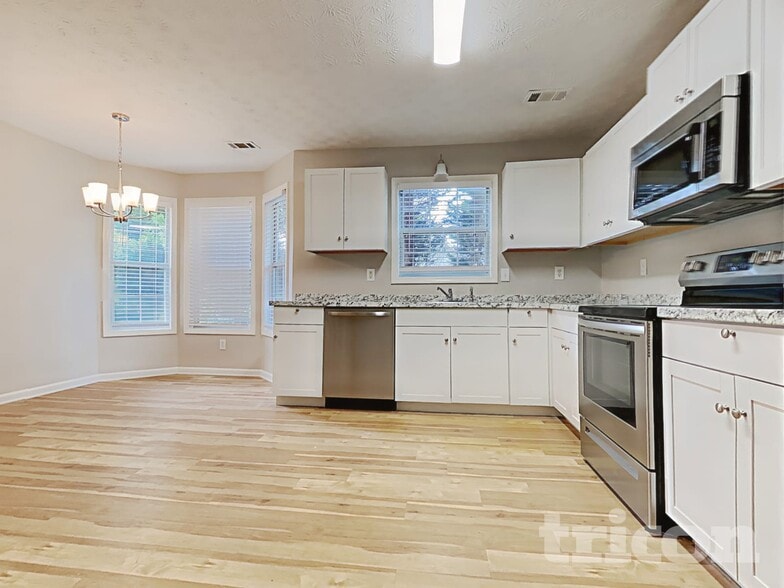 Building Photo - 2570 Harbins Mill Dr