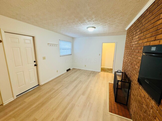 Building Photo - 1016 Lambeth Dr