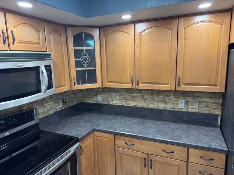 Building Photo - 8396 S Haven Ln