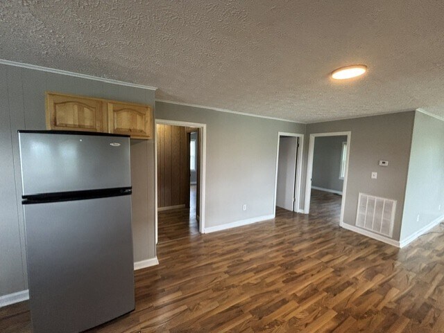 Building Photo - 3785 Sunnydale Rd