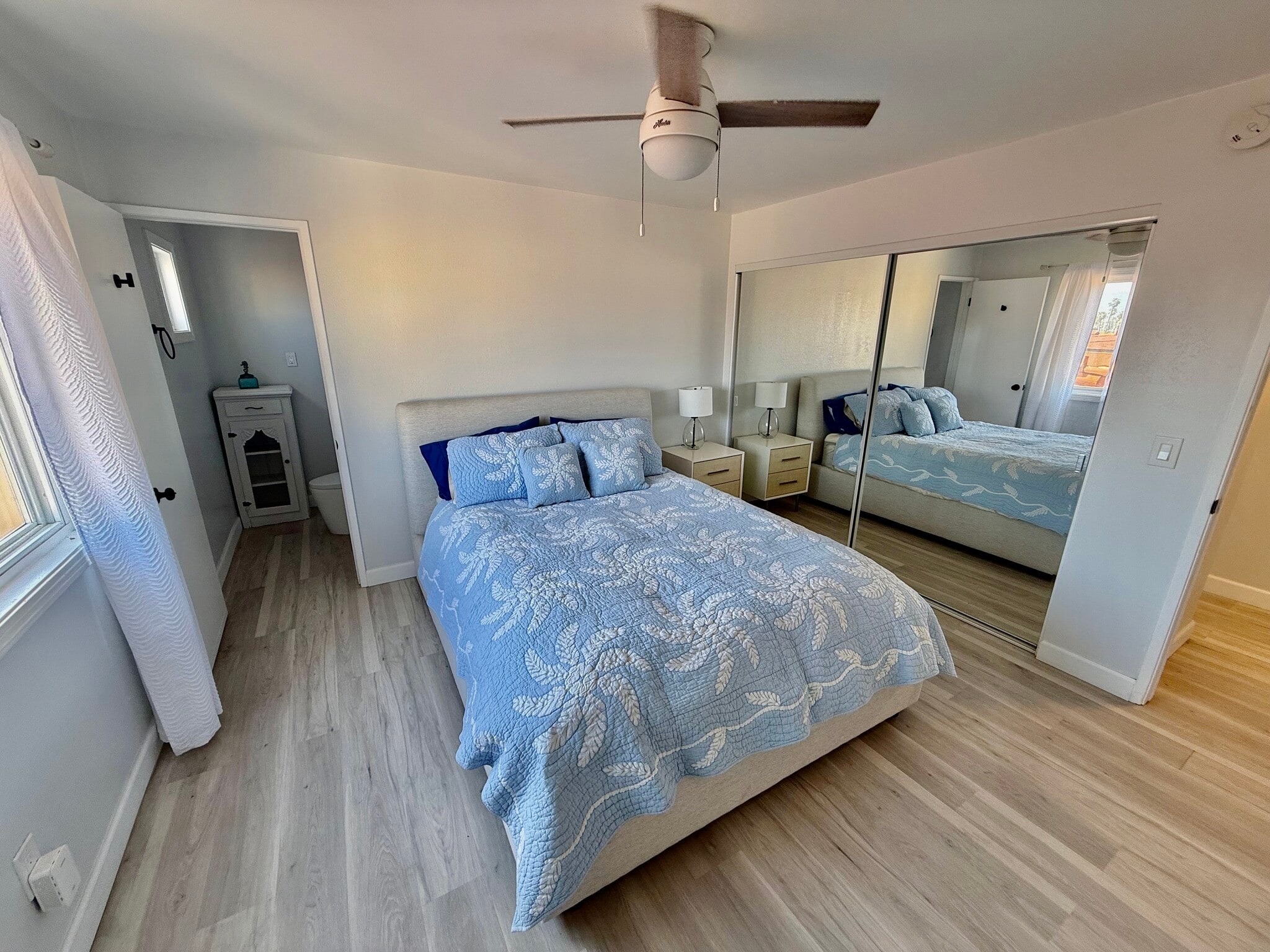 Bedroom 1 - 72 The Strand