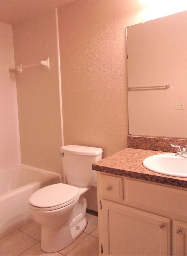 Building Photo - 8911 Fairfield Greens Dr