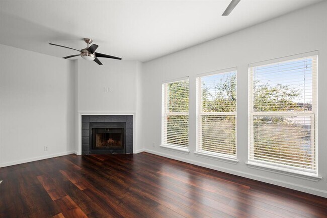 Building Photo - 2414 Longview St