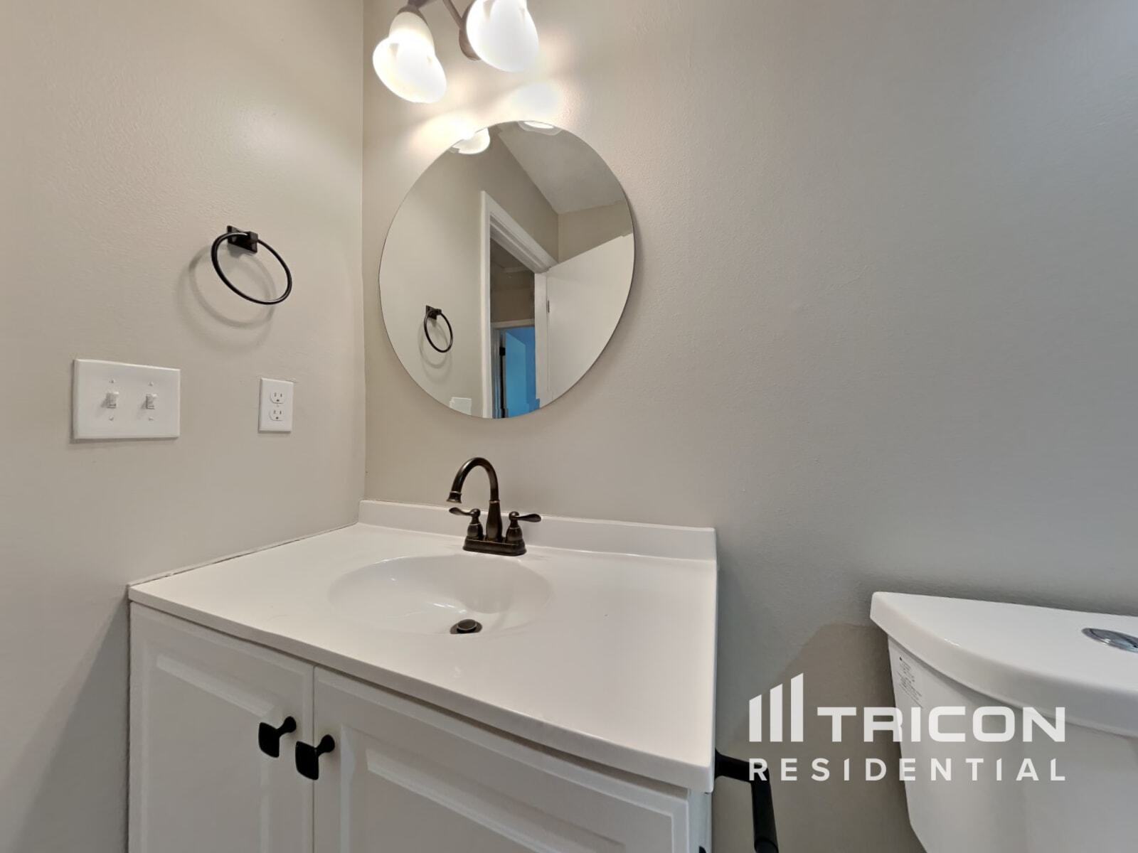 Building Photo - 5705 Waterpoint Dr