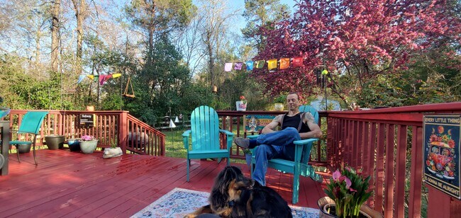 Building Photo - 683 Lakeside Dr