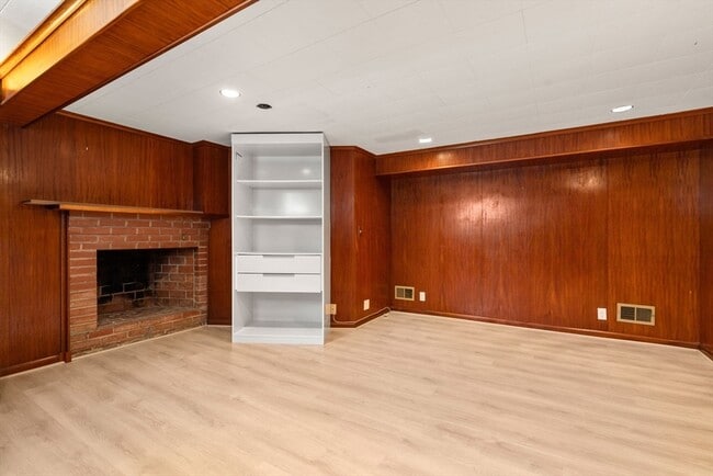 Building Photo - 63 Clifton Rd