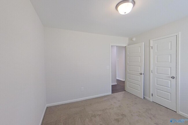 Building Photo - 781 Park Ln