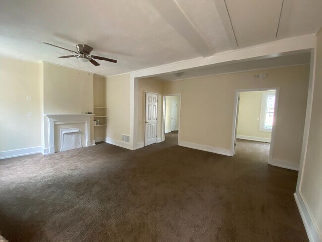 Building Photo - 4 Poplar St