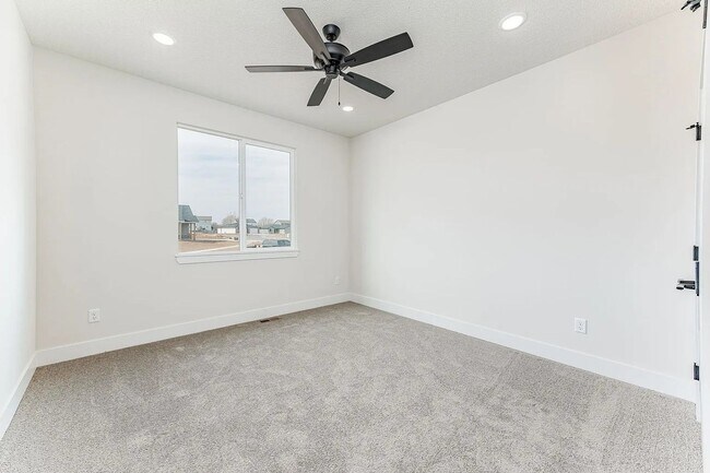 Building Photo - Single family home in Goddard Kansas. This home features 2 bedrooms, 2 bathrooms and a three car ...