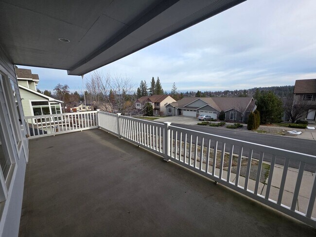 Building Photo - Wonderful Duplex in Eagle Ridge