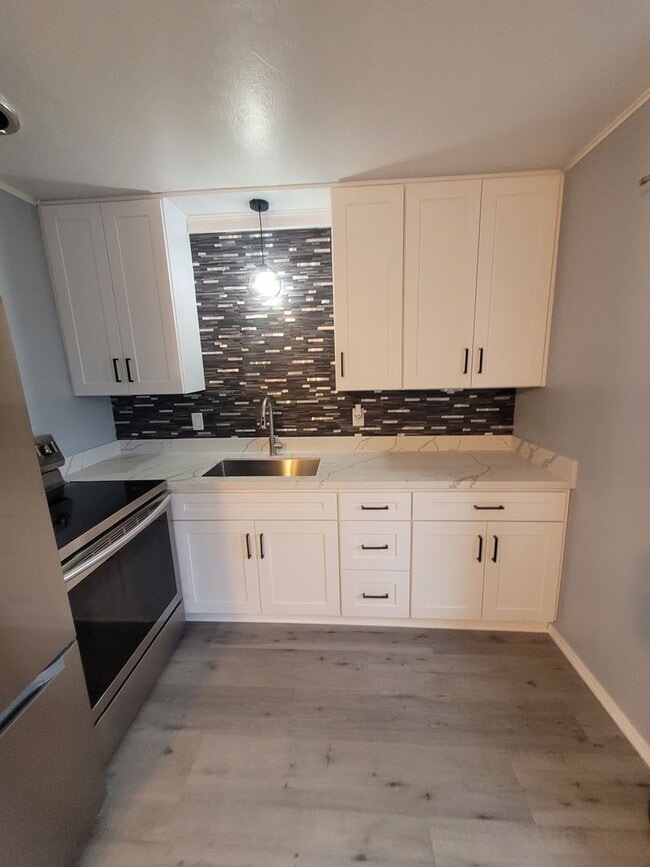 Building Photo - 34825 Seavey Loop Rd