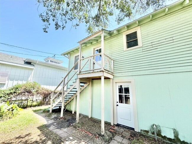 Building Photo - 1505 Avenue L