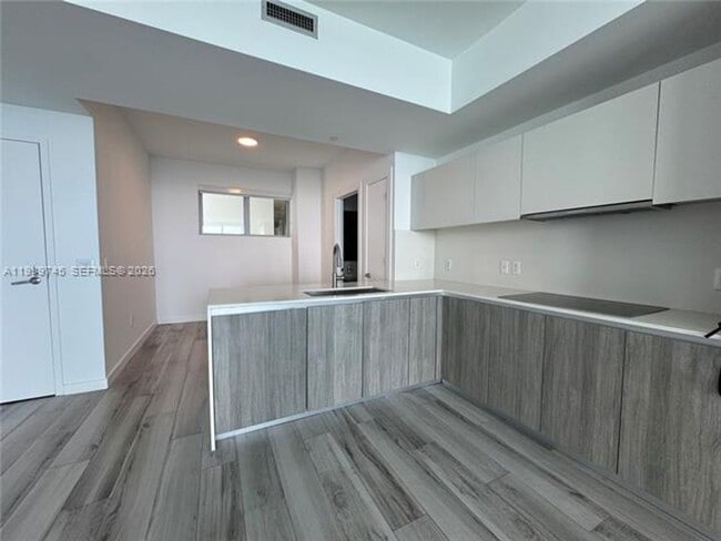 Building Photo - 2900 NE 7th Ave