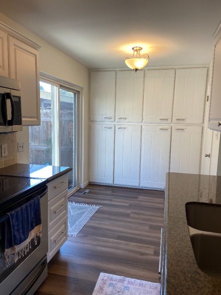 Building Photo - 1173 S Monaco St Pkwy