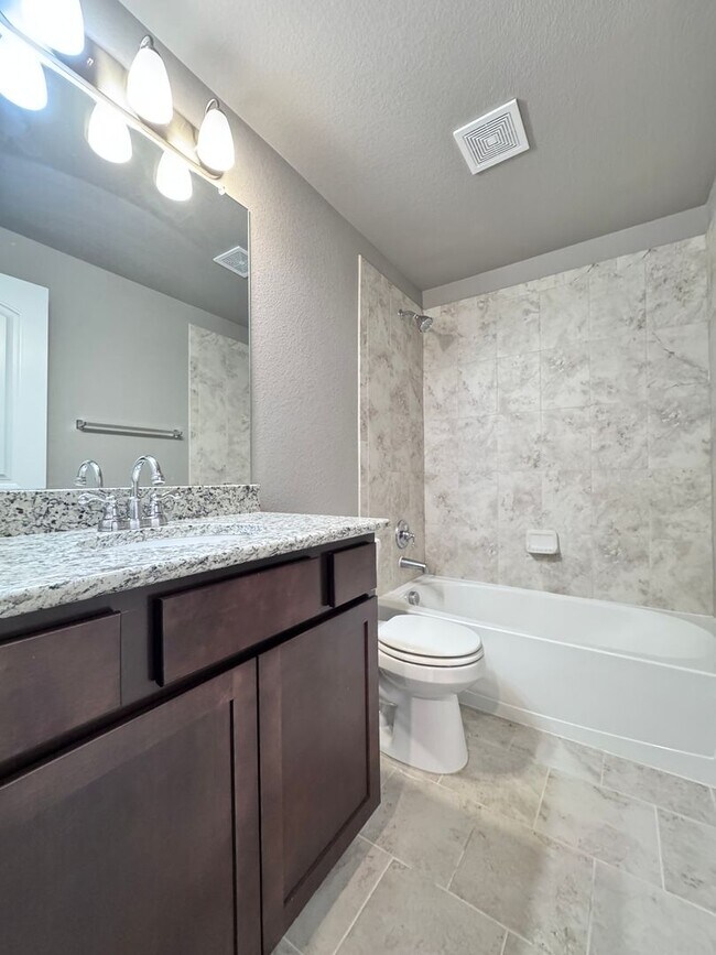 Building Photo - Gorgeous newer home in Timnath