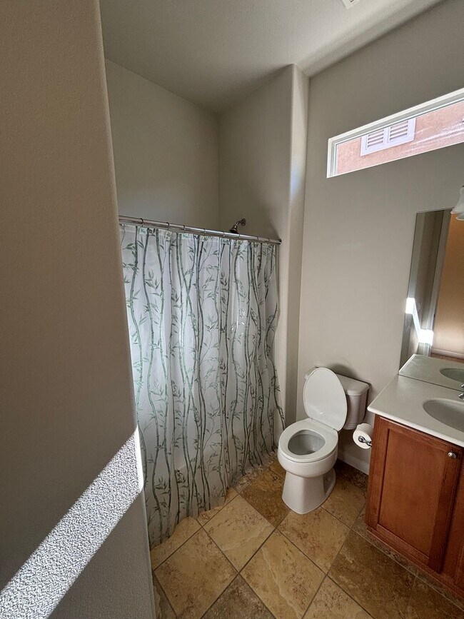 Building Photo - Del Web Rental 2 Bedroom