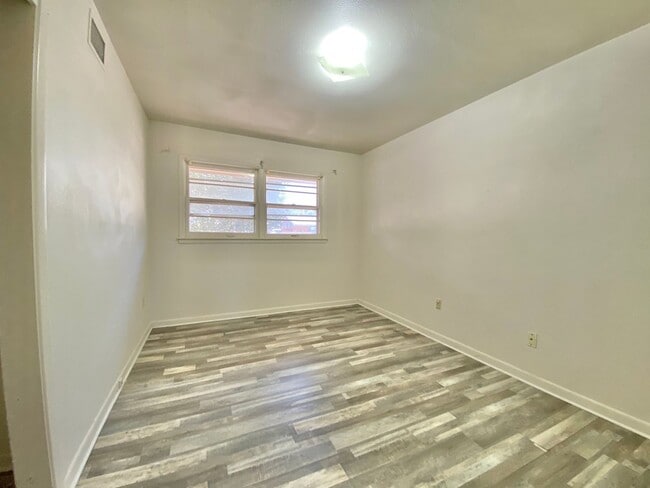 Building Photo - Pre lease option - available 6/10/2026