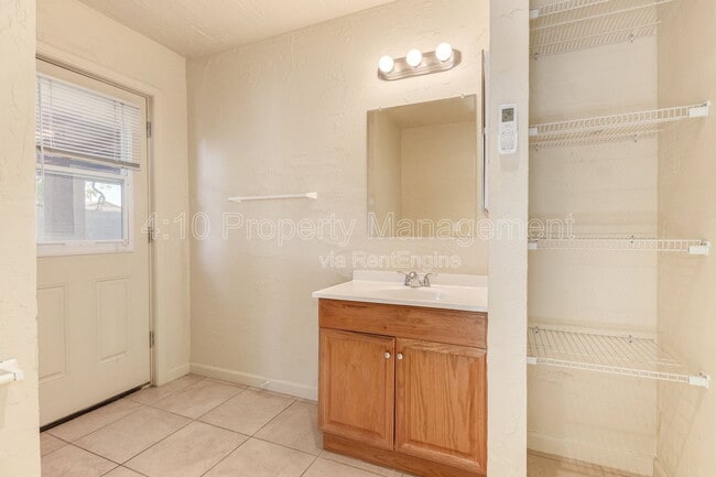 Building Photo - 1626 W Taylor St