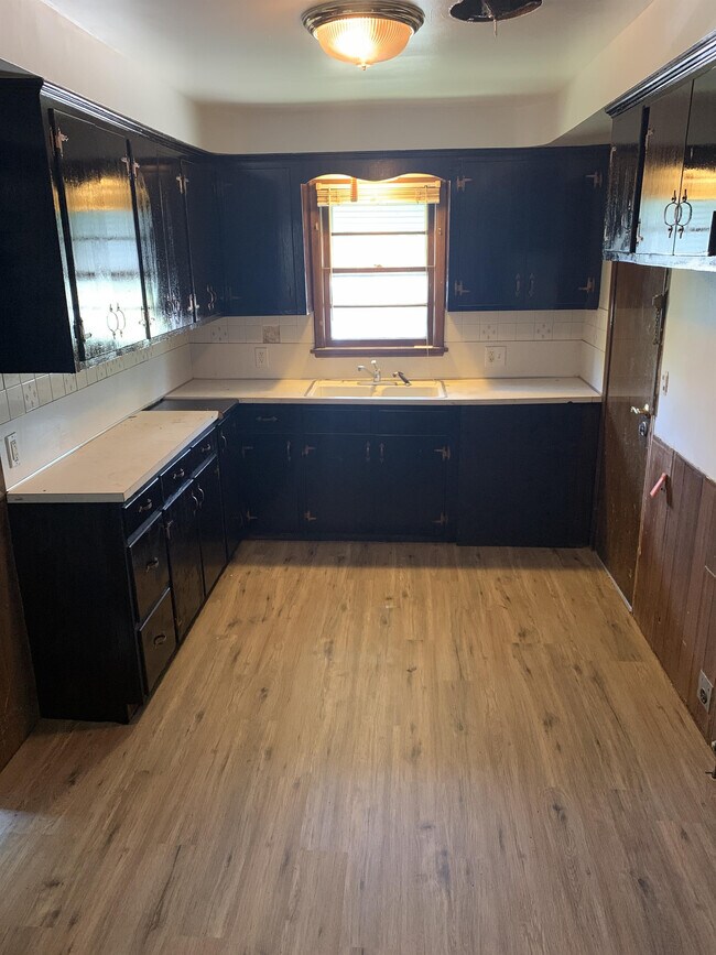 Building Photo - 5702 Perkins Rd