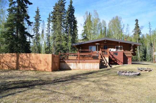 Building Photo - Beautiful 3 Bed 2 Bath Log Home with Large...