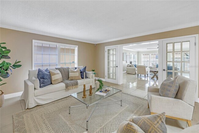 Building Photo - 2267 Heron Cir