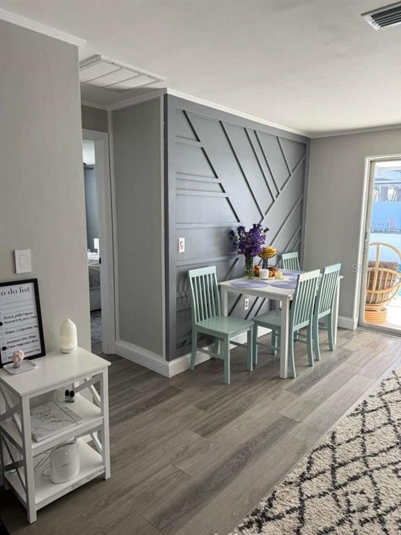 Building Photo - 2021 Valley Dr