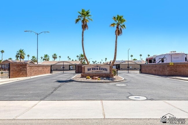 Building Photo - 5584 E 34th St