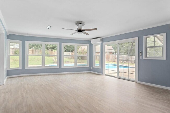 Building Photo - 106 Wind Creek Ln