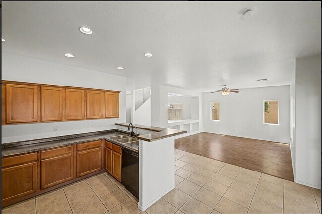 Building Photo - 542 E Bartlett Way