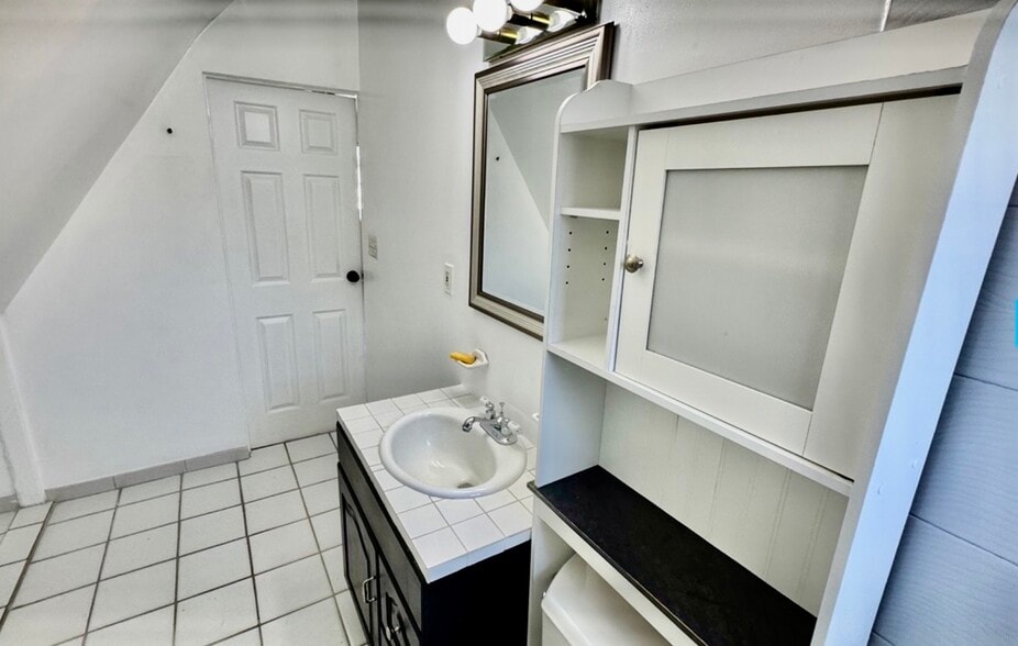 Building Photo - 459 N Alfred St